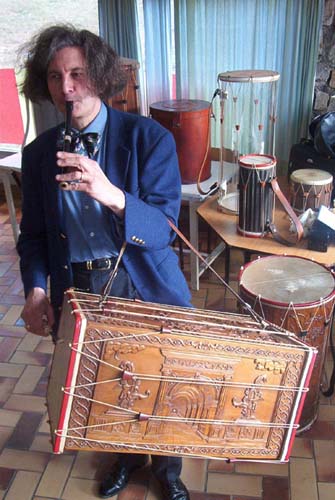 André GABRIEL et son tambourin carré