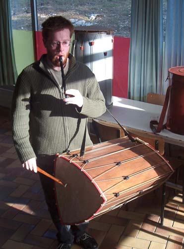 Tambourin à Main Métal Jingles Percussion Instrument Tambour Tambourin en  Bois Education Jouet pour Musiciens Chanteurs Cours de Musique Groupes 2